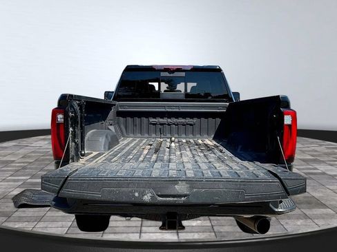 Used 2024 GMC Sierra 2500 Denali Ultimate AWD/4WD image 8