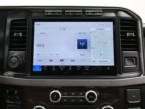 Used 2024 Ford F350 Platinum w/ FX4 Off-Road Package image 34