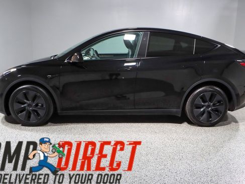 Used 2025 Tesla Model Y Long Range image 10