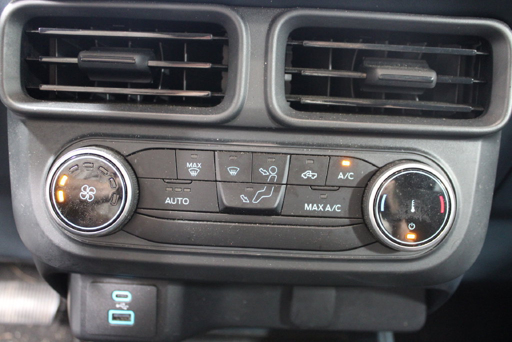 Used 2024 Ford Maverick XL FWD image 36