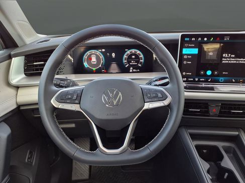 New 2026 Volkswagen Tiguan SE AWD/4WD image 20