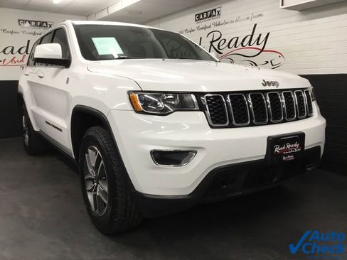 Used 2020 Jeep Grand Cherokee Laredo w/ Quick Order Package 2BN North image 3