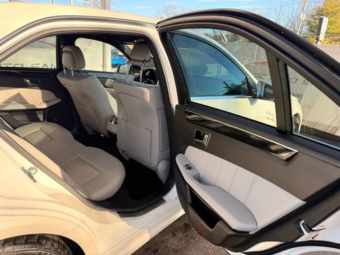 Used 2012 Mercedes-Benz E 350 4MATIC Sedan image 21