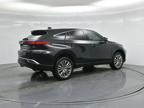 Used 2024 Toyota Venza Limited image 30