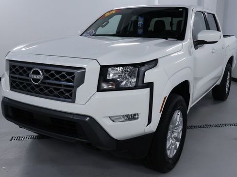 Used 2024 Nissan Frontier SV w/ SV Convenience Package image 3