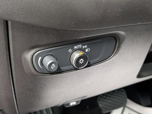 Used 2024 Chevrolet Equinox LT AWD/4WD image 16