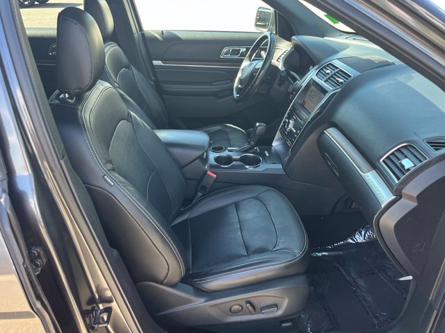 Used 2019 Ford Explorer Limited w/ Ford Safe & Smart Package FWD image 10