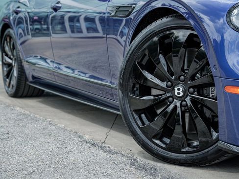 New 2025 Bentley Flying Spur Plug-In Hybrid image 2