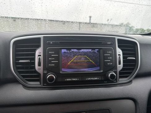Used 2018 Kia Sportage LX FWD image 13