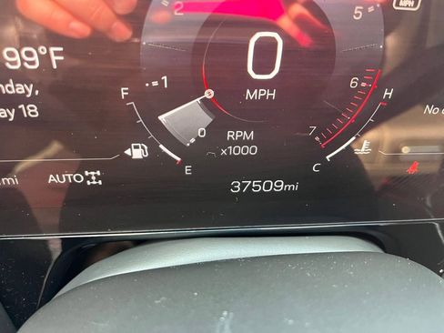 Used 2025 GMC Yukon XL Elevation AWD/4WD image 28