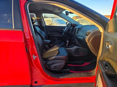 Used 2019 Jeep Compass Trailhawk AWD/4WD image 9
