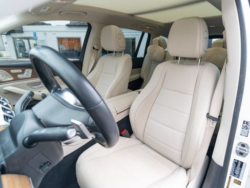 Used 2023 Mercedes-Benz GLS 450 4MATIC image 26