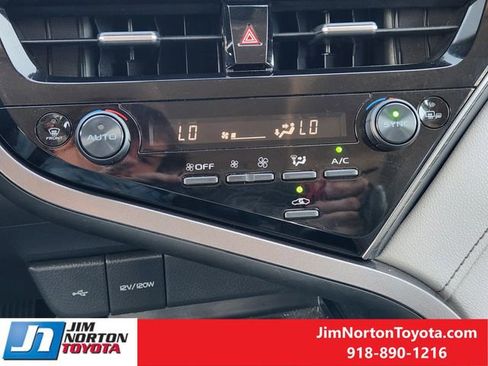 Used 2024 Toyota Camry SE FWD image 20