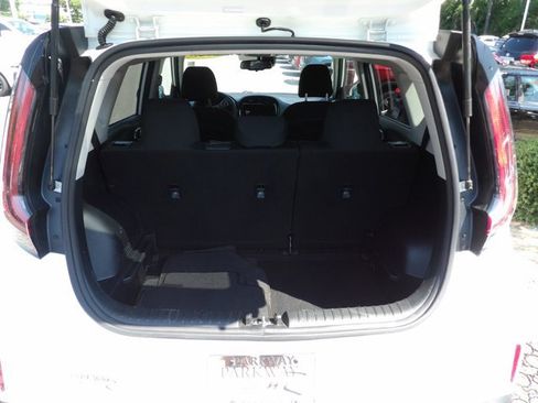 Used 2023 Kia Soul S FWD image 22