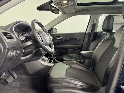 Used 2019 Jeep Compass Latitude w/ Cold Weather Group image 4