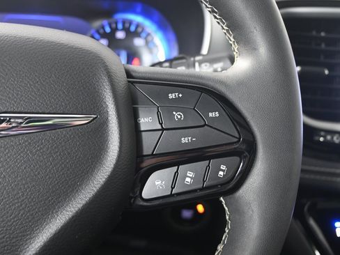 Used 2022 Chrysler Pacifica Touring-L w/ S Appearance Package image 40