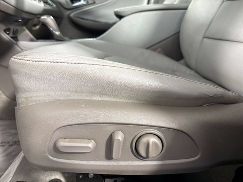 Used 2017 Chevrolet Malibu Premier w/ Premier Sun and Wheel Package FWD image 21