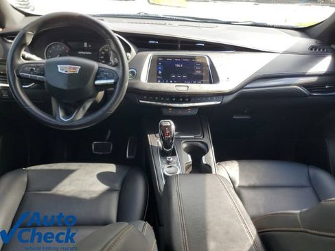 Certified 2023 Cadillac XT4 Sport FWD image 15