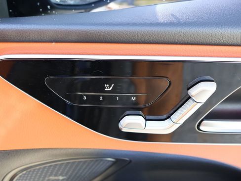 Used 2023 Mercedes-Benz C 300 Sedan w/ Exclusive Trim Package image 36