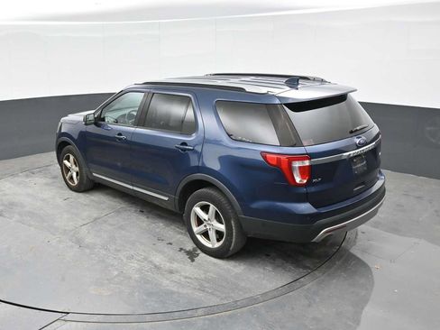 Used 2016 Ford Explorer XLT w/ Equipment Group 202A AWD/4WD image 12