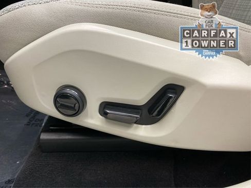 Used 2022 Volvo XC60 B5 Momentum image 24