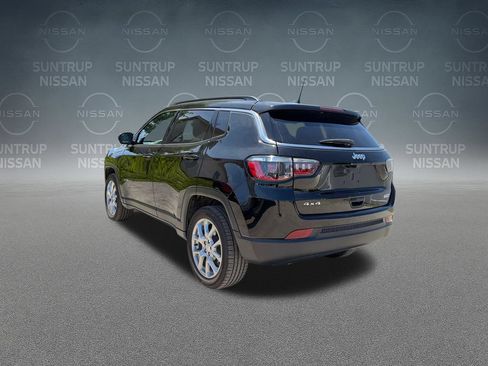 Used 2024 Jeep Compass Latitude AWD/4WD image 35