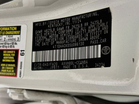 Used 2025 Toyota Camry LE FWD image 12