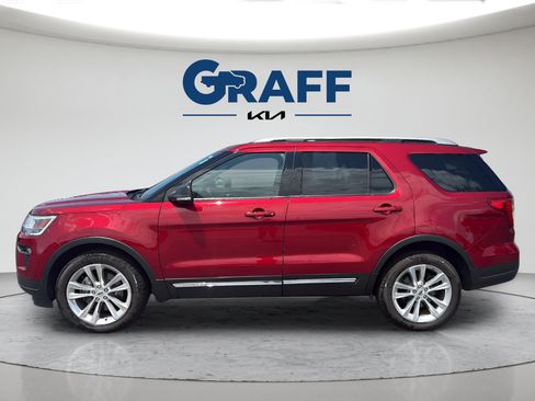 Used 2019 Ford Explorer XLT w/ Equipment Group 202A AWD/4WD image 3