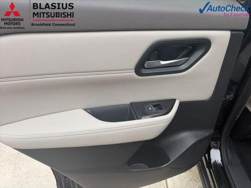 Used 2023 Nissan Rogue SL AWD/4WD image 37