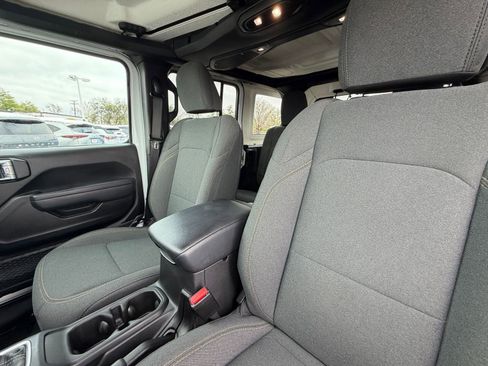 Used 2025 Jeep Wrangler Unlimited Sport AWD/4WD image 35