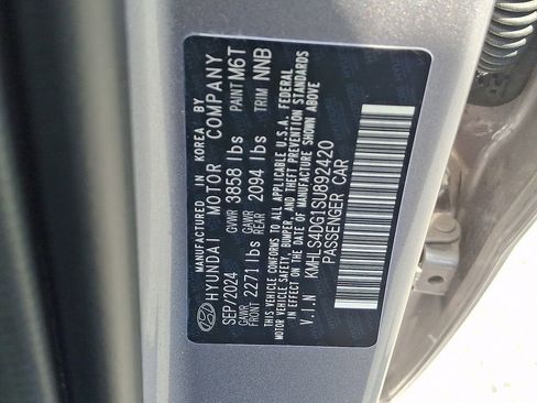 Used 2025 Hyundai Elantra SEL FWD image 28
