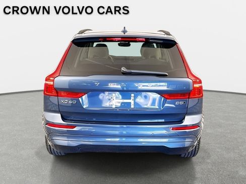 Used 2022 Volvo XC60 B5 Momentum w/ Climate Package image 7