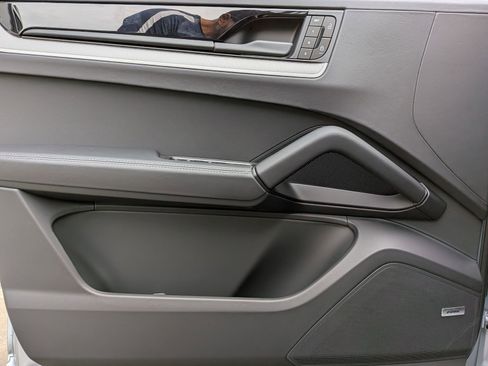 New 2026 Porsche Cayenne S image 13