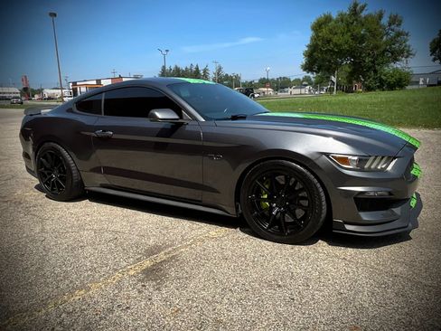 Used 2017 Ford Mustang GT Premium w/ GT Performance Package RWD image 7