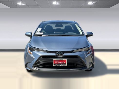 Used 2024 Toyota Corolla LE FWD image 5