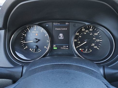 Used 2019 Nissan Rogue SV image 26