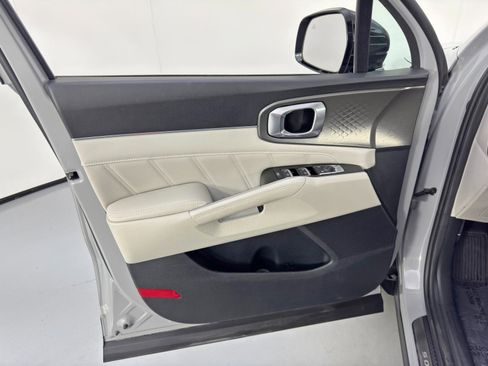 Used 2023 Kia Sorento SX image 44
