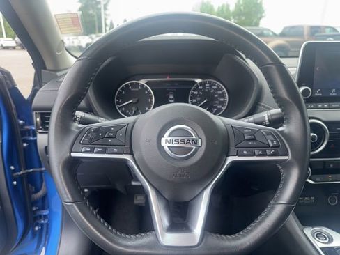 Used 2022 Nissan Sentra SV FWD image 18