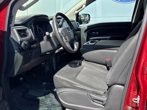 Used 2017 Nissan Titan SV AWD/4WD image 10