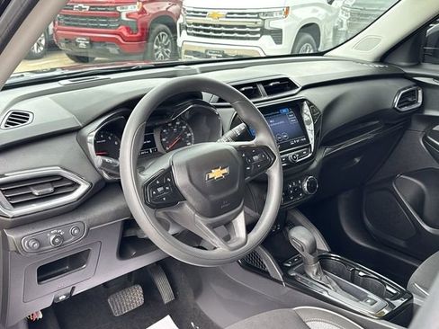 Used 2023 Chevrolet TrailBlazer LT w/ Convenience Package AWD/4WD image 22