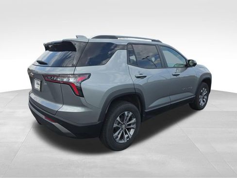 Used 2025 Chevrolet Equinox LT w/ Convenience Package II image 5