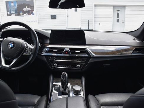 Used 2017 BMW 530i xDrive w/ Premium Package AWD/4WD image 11