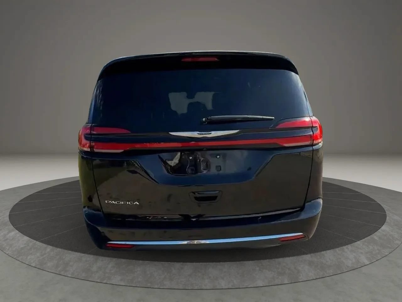 Used 2025 Chrysler Pacifica Select FWD image 5