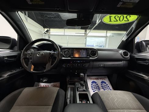 Used 2021 Toyota Tacoma TRD Sport image 12