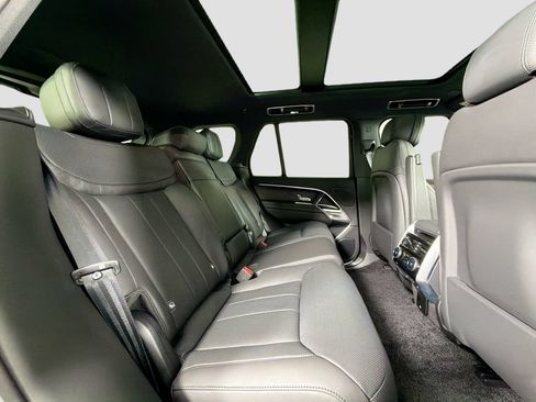 Used 2026 Land Rover Range Rover SE AWD/4WD image 29