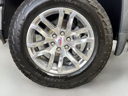 Used 2022 GMC Sierra 1500 SLT w/ SLT Premium Plus Package AWD/4WD image 14