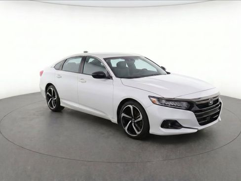 Used 2022 Honda Accord Sport image 2