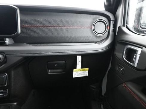 Used 2024 Jeep Wrangler Unlimited Rubicon w/ Capability Package AWD/4WD image 9