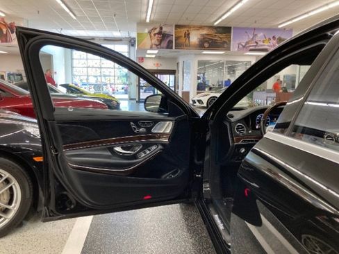 Used 2018 Mercedes-Benz S 560 4MATIC Sedan image 35