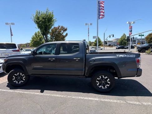 Certified 2023 Toyota Tacoma TRD Off-Road w/ Technology Package AWD/4WD image 22